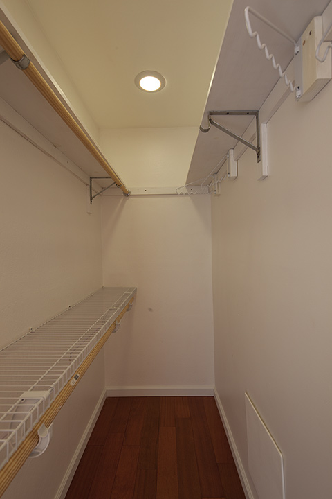 Master Closet picture - 3138 Flowers Ln, Palo Alto 94306