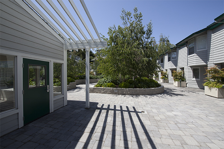 Court Yard picture - 731 Loma Verde Ave, Unit B, Palo Alto