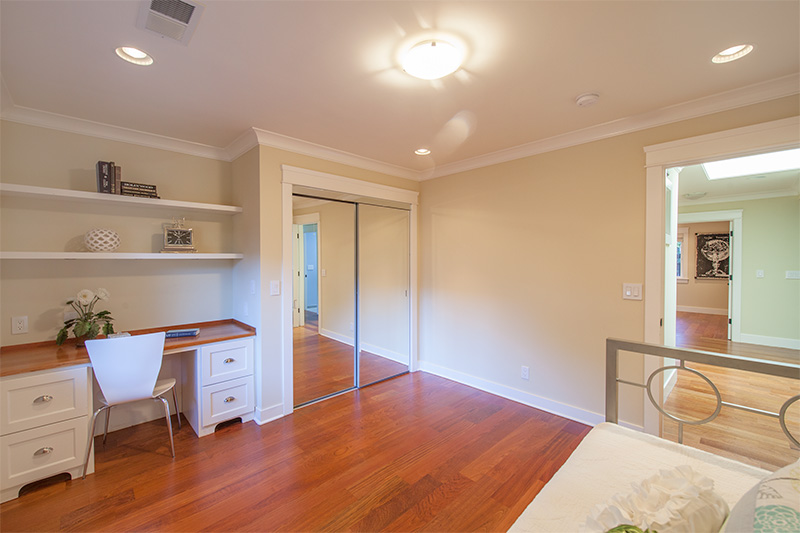 Bedroom 3 (B) picture - 561 Hilbar Ln, Palo Alto 94303