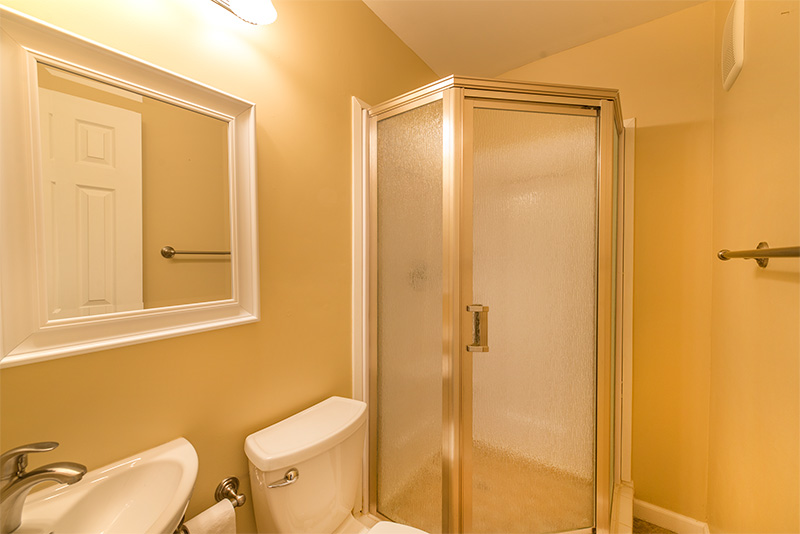 Bathroom 5 (A) picture - 3776 La Donna Ave, Palo Alto 94306