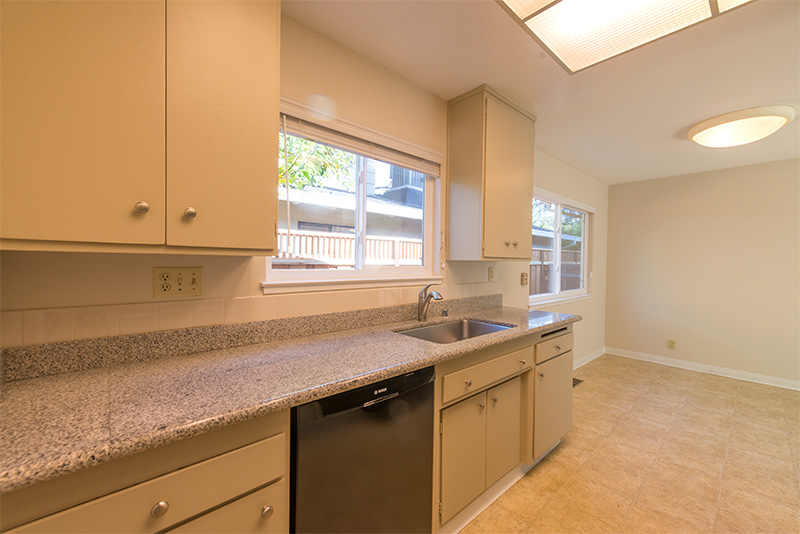 Kitchen (B) Picture - 840 La Para Ave, Palo Alto 94306 Kitchen (B) picture - 840 La Para Ave, Palo Alto 94306