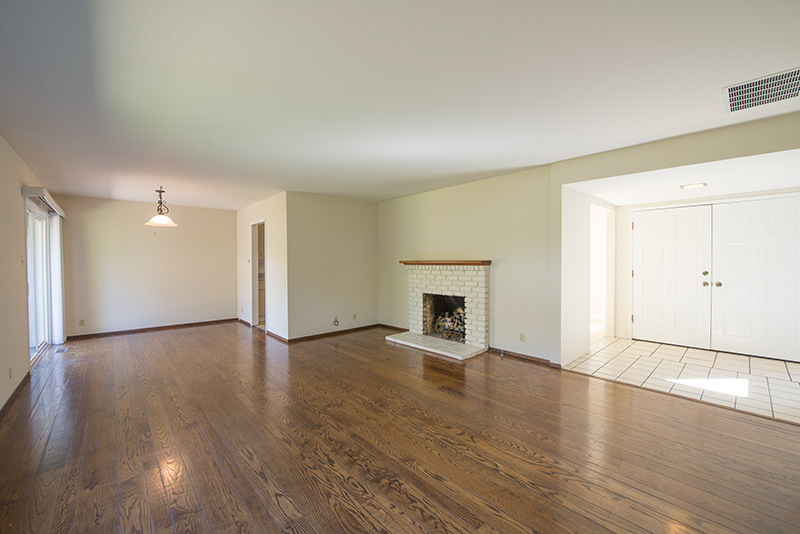 Living Room (B) picture - 840 La Para Ave, Palo Alto 94306
