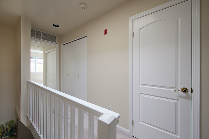 Upstairs Hall picture - 2585 Park Blvd, Unit Z204, Palo Alto 94306