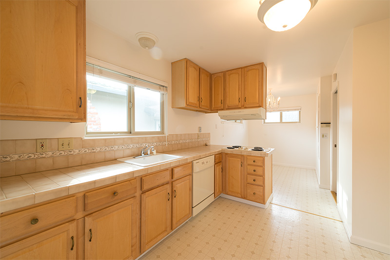 Kitchen - 2624 Ponce Ave, Belmont