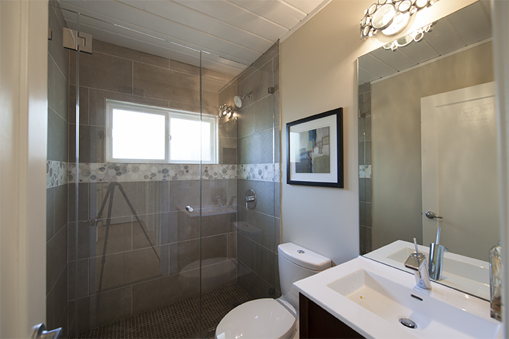 Bathroom picture - 3545 Ramona St, Palo Alto 94306