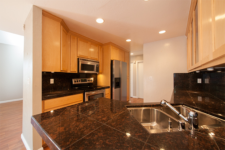 Kitchen picture - 670 San Antonio Rd, Unit 40, Palo Alto 94306