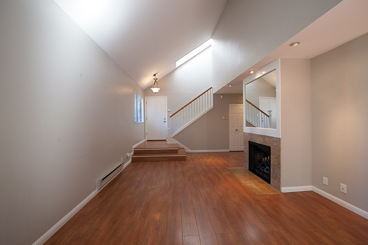 Living Room picture - 670 San Antonio Rd, Unit 40, Palo Alto 94306