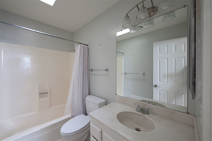Master Bath picture - 670 San Antonio Rd, Unit 40, Palo Alto 94306
