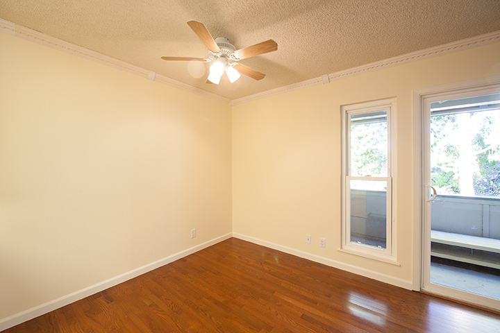 Dining Area picture - 2468 W Bayshore Rd, Unit 7, Palo Alto 94303