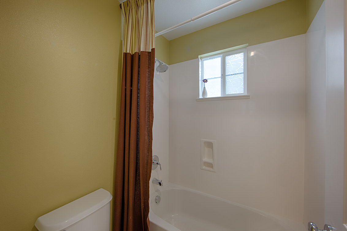 Bathroom 3 (B) picture - 40207 Antigua Rose Ter, Fremont 94538