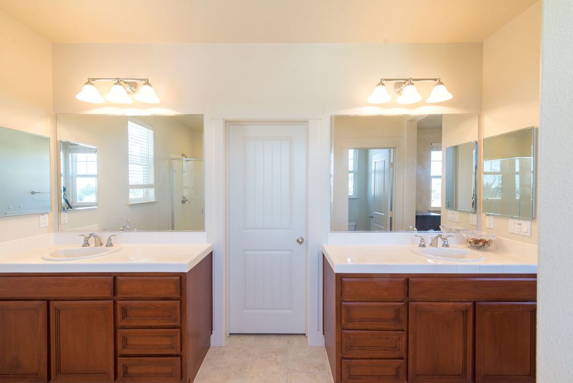 Master Bath (D) Picture - 223 Bayberry Cir, Pacifica 94044 Master Bath (D) picture - 223 Bayberry Cir, Pacifica 94044