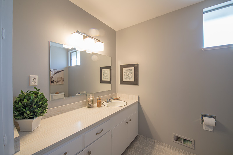 Bathroom 1 (A) picture - 3320 Bryant St, Palo Alto 94306