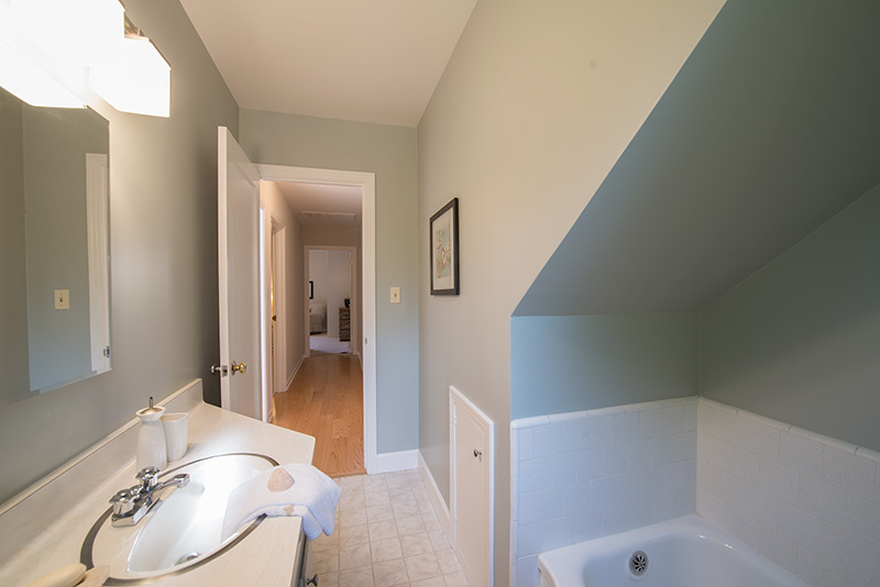 Bathroom 2 (B) Picture - 3320 Bryant St, Palo Alto 94306 Bathroom 2 (B) picture - 3320 Bryant St, Palo Alto 94306