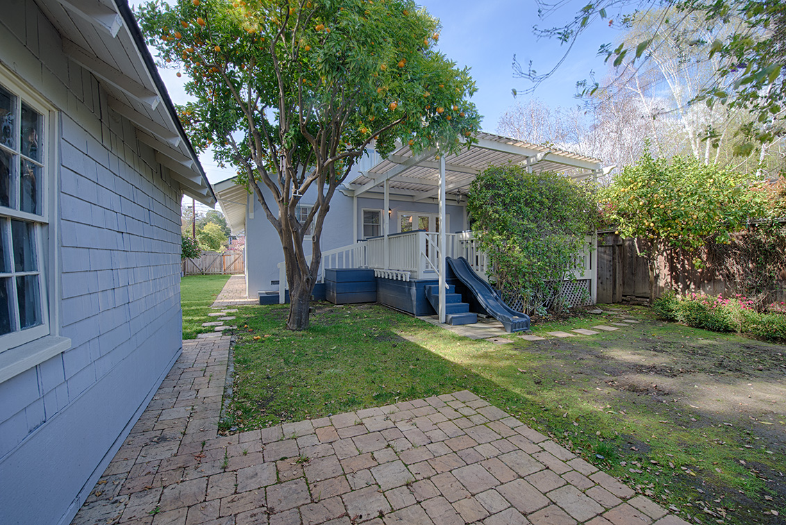 Backyard picture - 229 Byron St, Palo Alto 94301