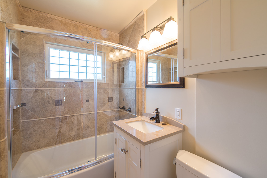 Bathroom 2 picture - 229 Byron St, Palo Alto 94301