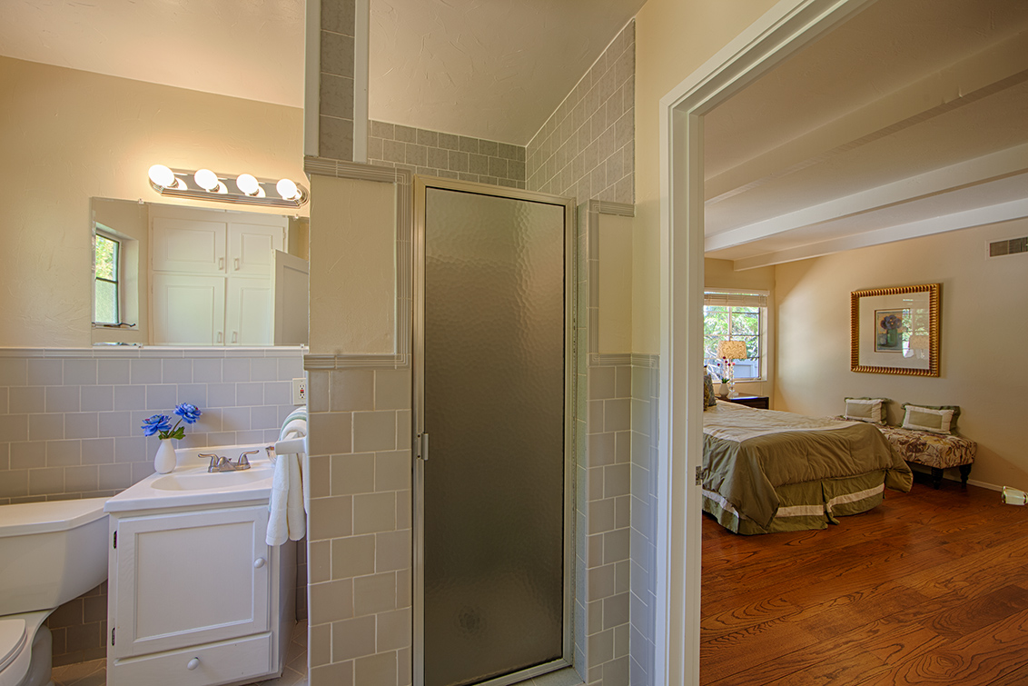 Master Bath (A) Picture - 170 Frederick Ct, Los Altos 94022 Master Bath (A) picture - 170 Frederick Ct, Los Altos 94022