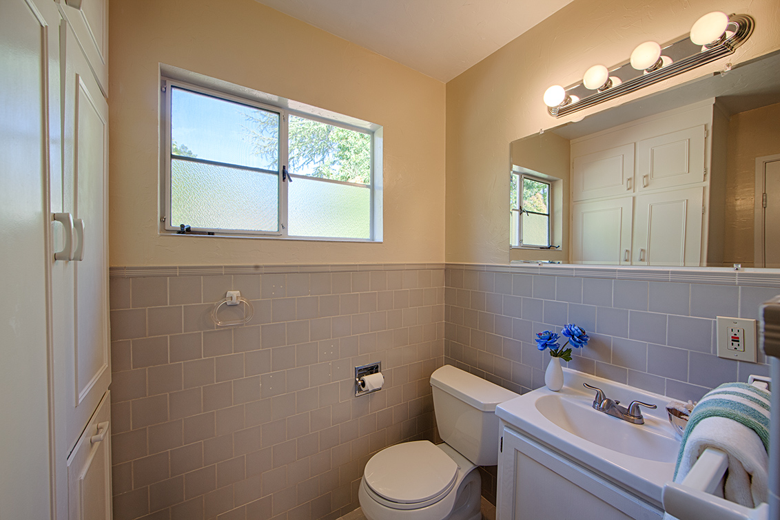 Master Bath (B) Picture - 170 Frederick Ct, Los Altos 94022 Master Bath (B) picture - 170 Frederick Ct, Los Altos 94022
