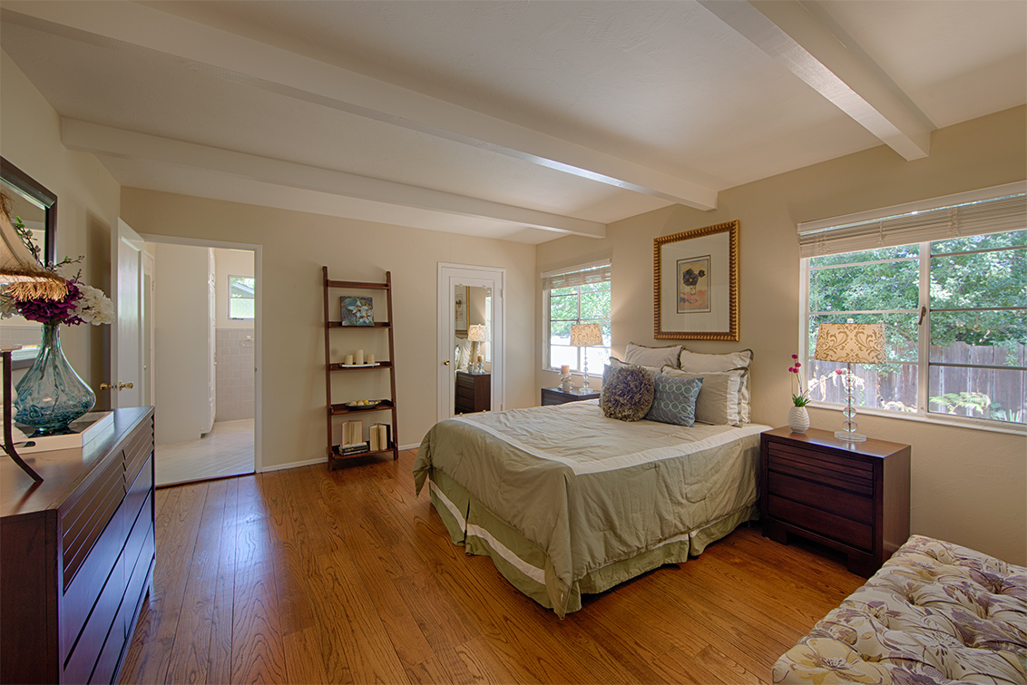 Master Bedroom (C) Picture - 170 Frederick Ct, Los Altos 94022 Master Bedroom (C) picture - 170 Frederick Ct, Los Altos 94022