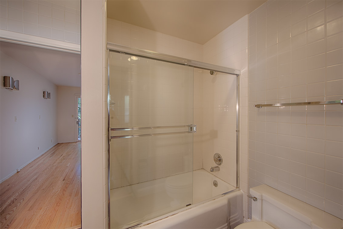 Bathroom 3 picture - 524 Gerona Rd, Stanford 94305