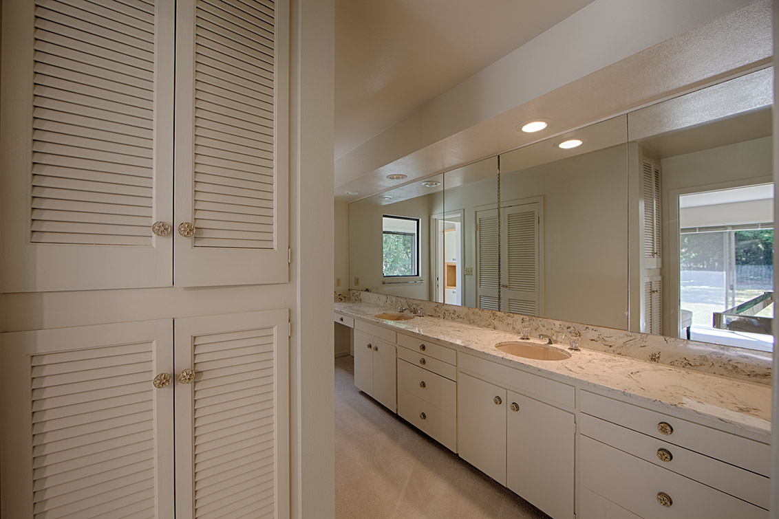 Master Bath picture - 524 Gerona Rd, Stanford 94305