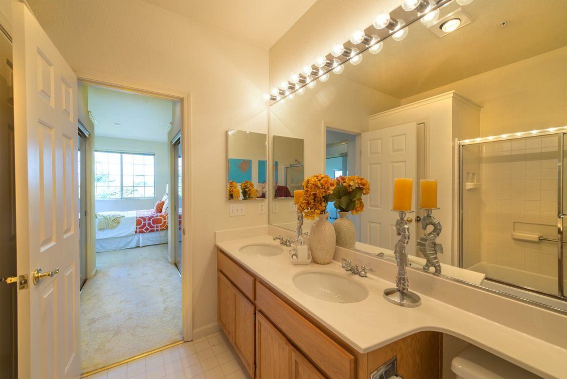 Master Bath (B) picture - 2111 Hastings Shore Ln, Redwood Shores 94065