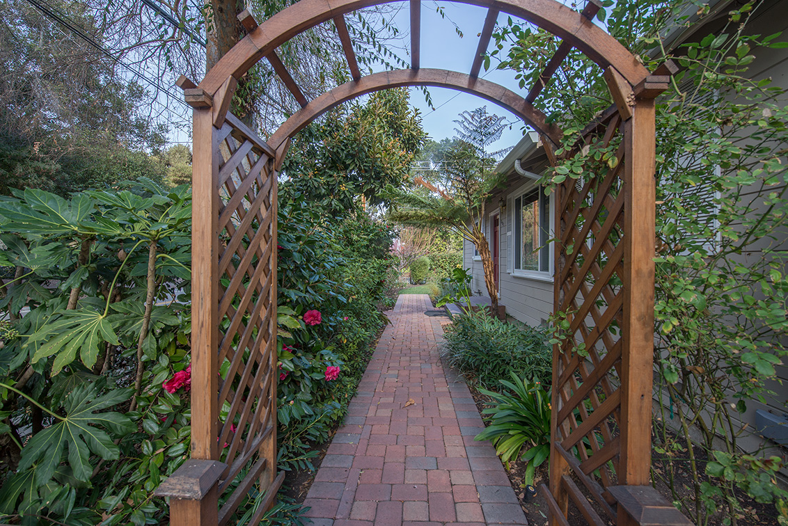 Front Garden picture - 601 Matadero Ave, Palo Alto 94306
