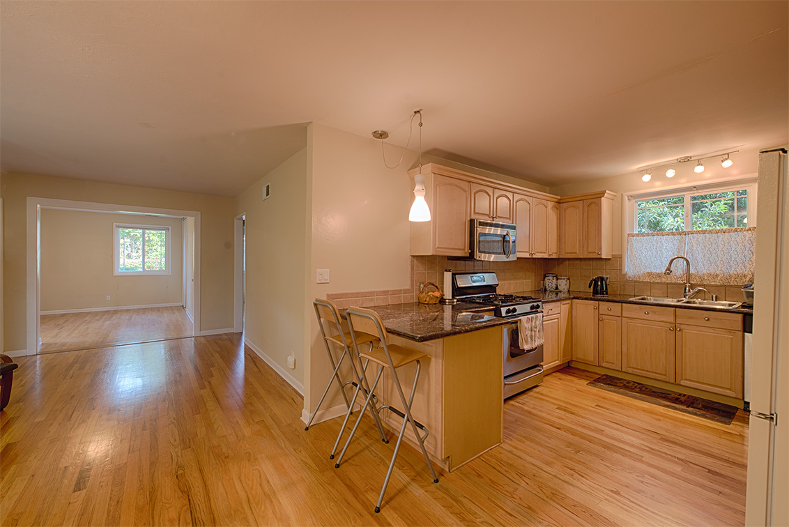 Living Kitchen picture - 601 Matadero Ave, Palo Alto 94306