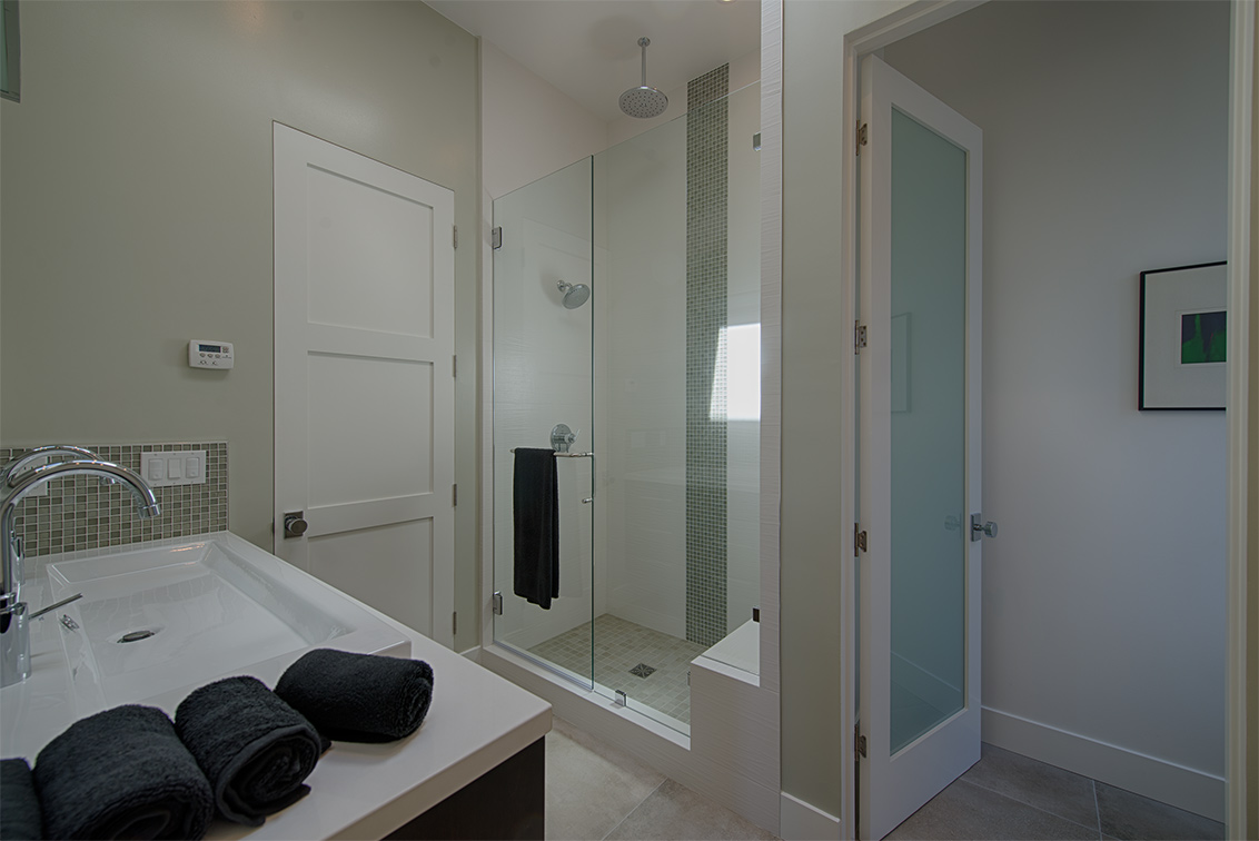 Master Bath (B) Picture - 462 Pettis Ave, Mountain View 94041 Master Bath (B) picture - 462 Pettis Ave, Mountain View 94041