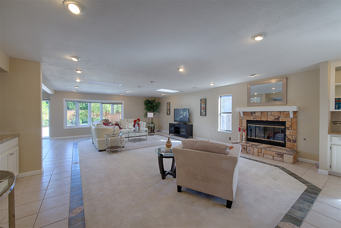 Family Room (E) picture - 22149 Rae Ln, Cupertino 95014