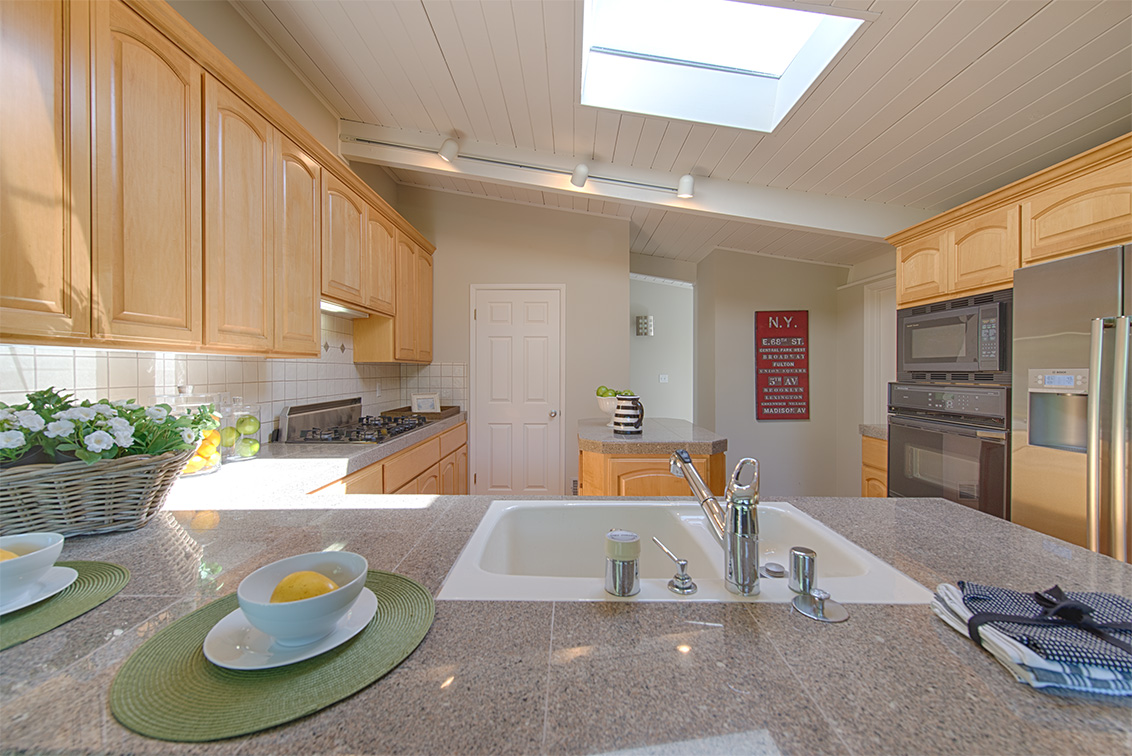 Kitchen (E) picture - 3815 Ross Rd, Palo Alto 94303