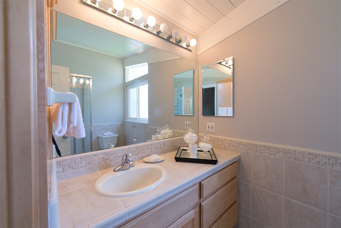 Master Bath (A) picture - 3815 Ross Rd, Palo Alto 94303