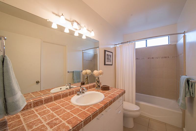 Bathroom 2 (A) Picture - 1140 S California Ave, Palo Alto 94306 Bathroom 2 (A) picture - 1140 S California Ave, Palo Alto 94306