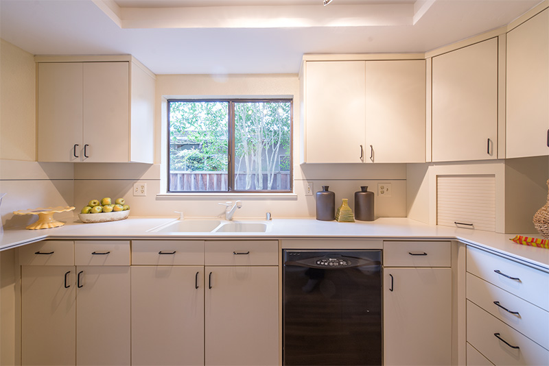 Kitchen (D) picture - 1140 S California Ave, Palo Alto 94306