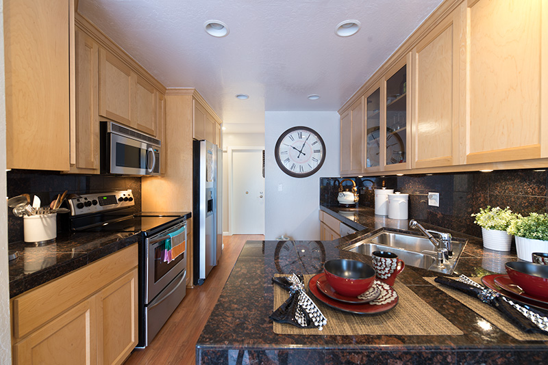 Kitchen (A) picture - 670 San Antonio Rd 40, Palo Alto 94306