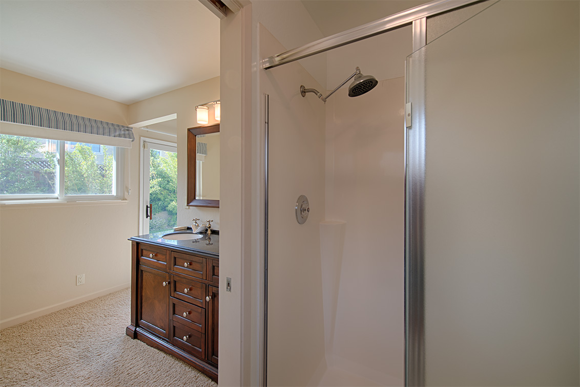 Bathroom 2 (B) picture - 651 Spruce Dr, Sunnyvale 94086
