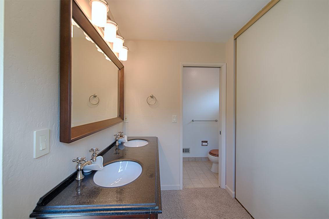 Bathroom 2 (C) picture - 651 Spruce Dr, Sunnyvale 94086