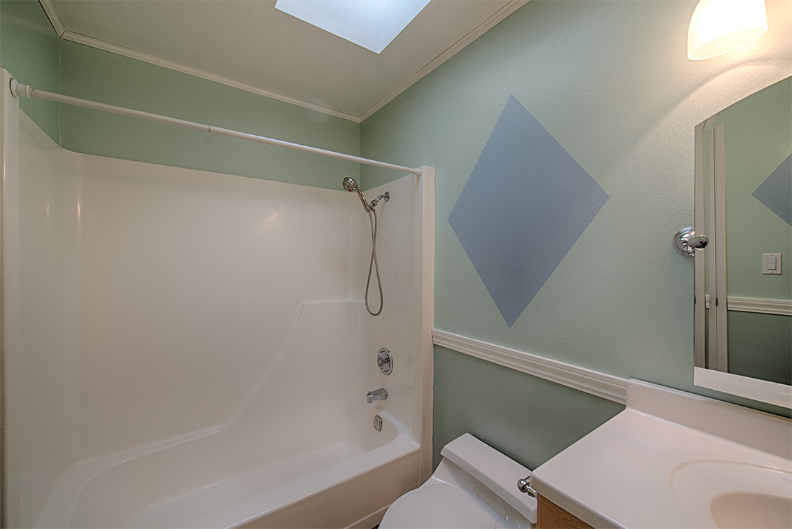 Bathroom 3 (B) picture - 651 Spruce Dr, Sunnyvale 94086