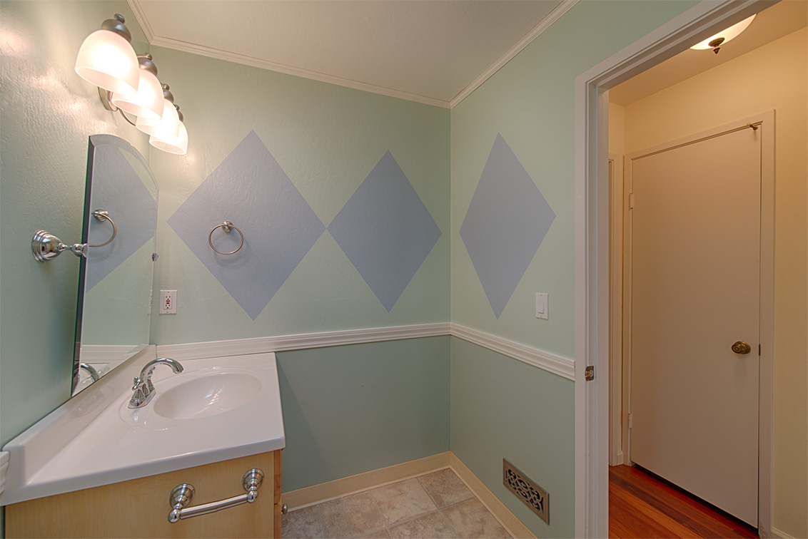 Bathroom 3 (C) picture - 651 Spruce Dr, Sunnyvale 94086