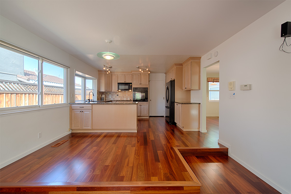 Family Room (B) picture - 651 Spruce Dr, Sunnyvale 94086