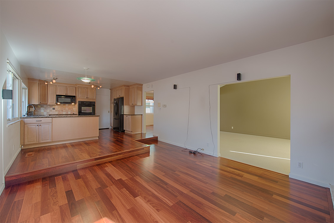 Family Room (E) picture - 651 Spruce Dr, Sunnyvale 94086
