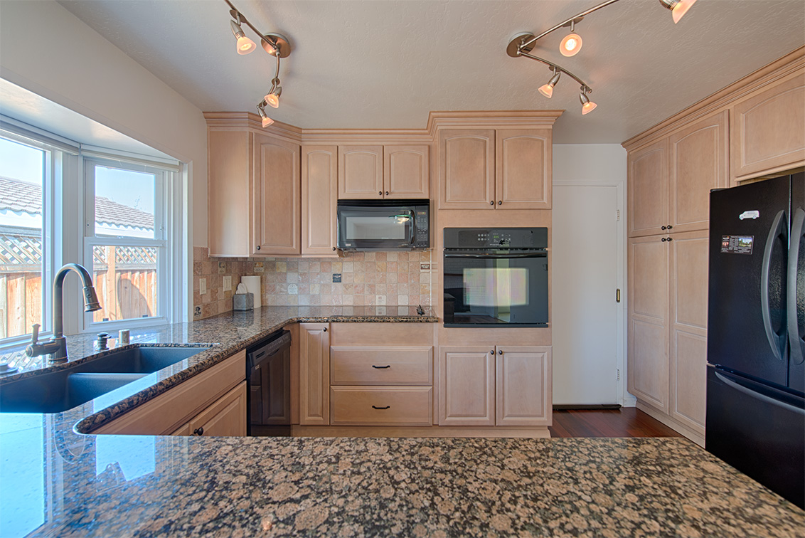 Kitchen (C) picture - 651 Spruce Dr, Sunnyvale 94086