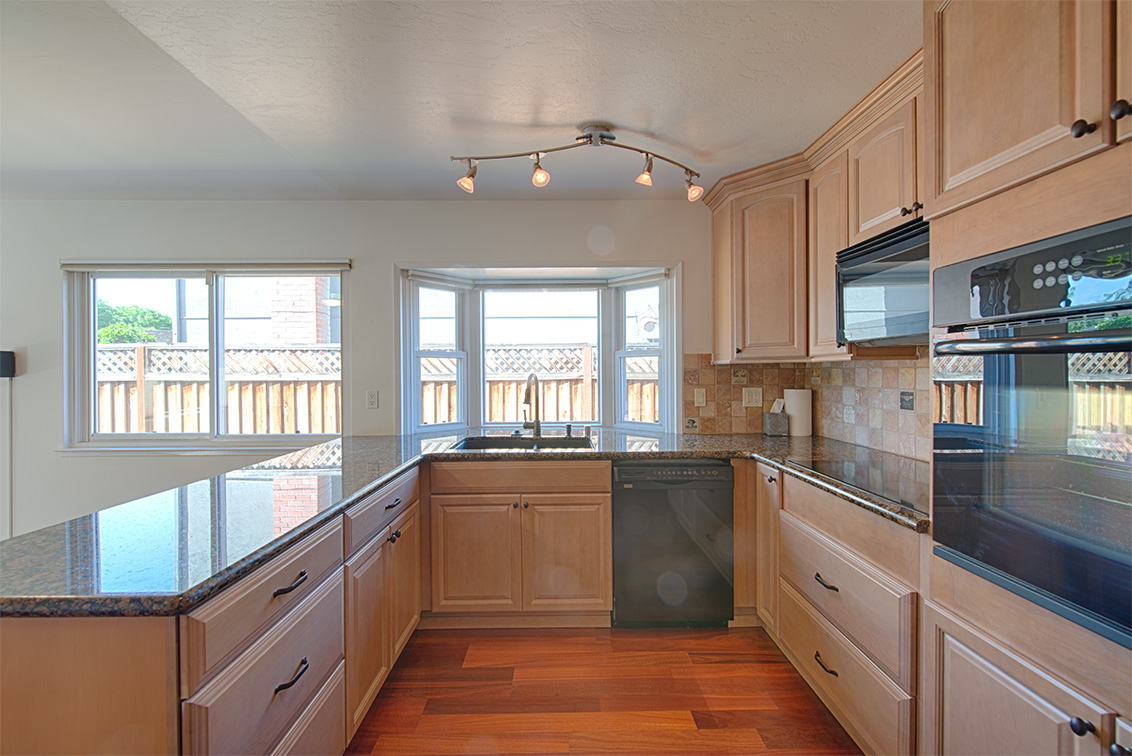 Kitchen (D) picture - 651 Spruce Dr, Sunnyvale 94086