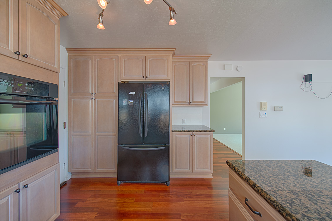 Kitchen (G) picture - 651 Spruce Dr, Sunnyvale 94086