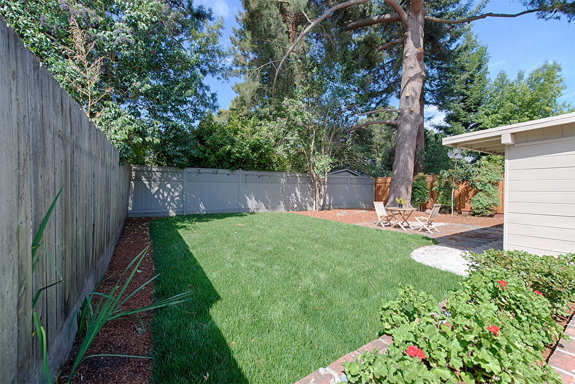 Backyard (A) picture - 47 Walnut Ave, Atherton 94027