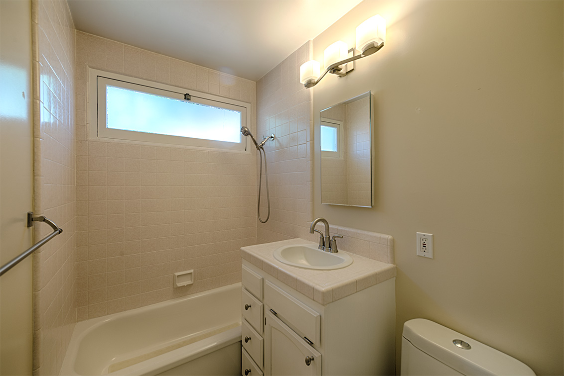 Bathroom 2 (A) picture - 47 Walnut Ave, Atherton 94027
