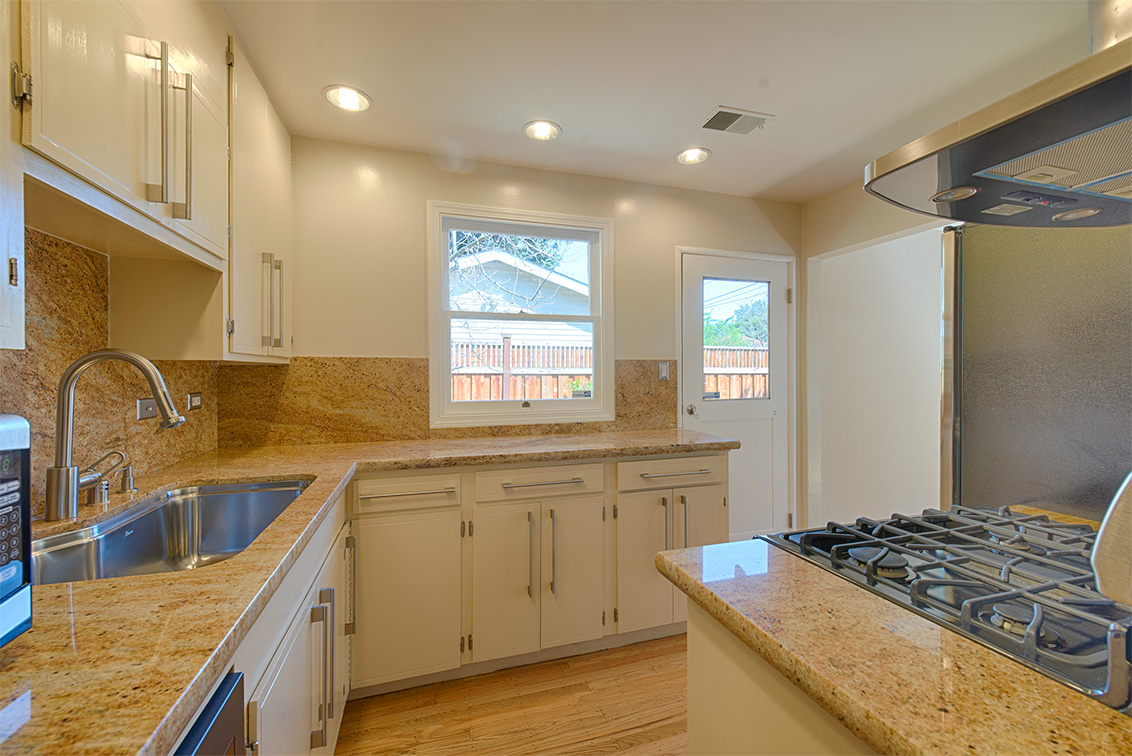 Kitchen (B) picture - 47 Walnut Ave, Atherton 94027