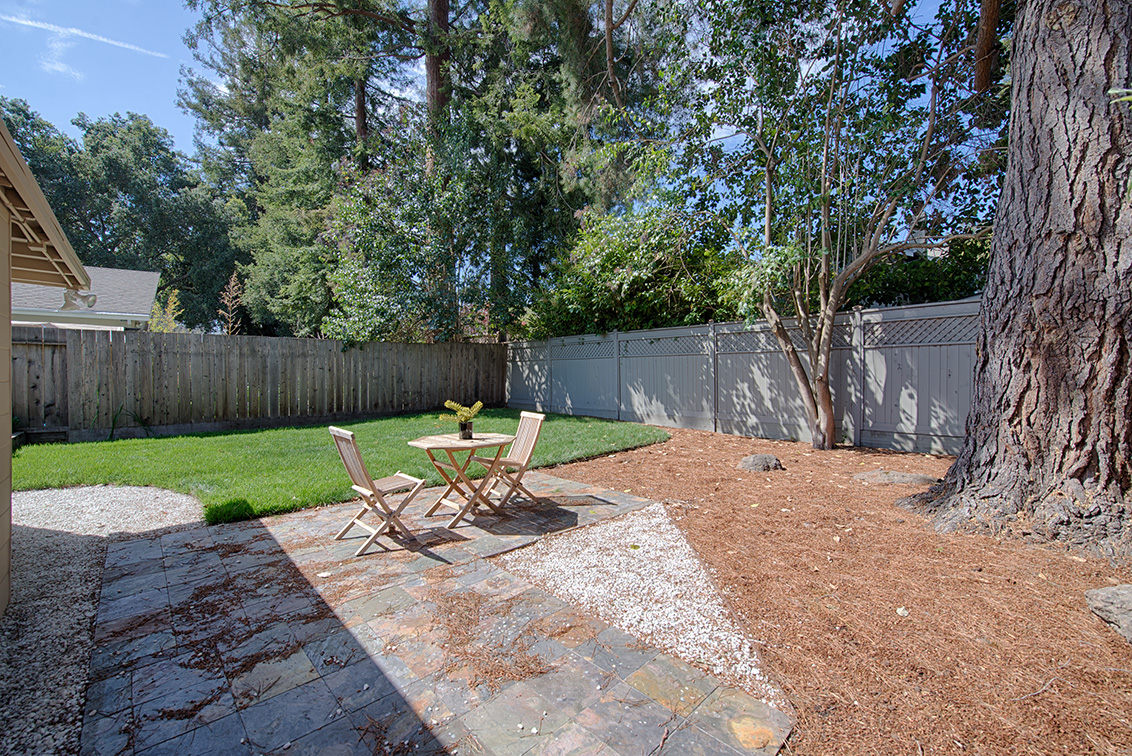 Patio (A) picture - 47 Walnut Ave, Atherton 94027