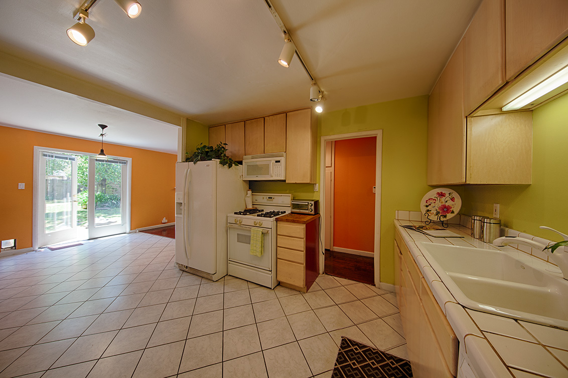 Kitchen (B) picture - 3204 Greer Rd, Palo Alto 94303