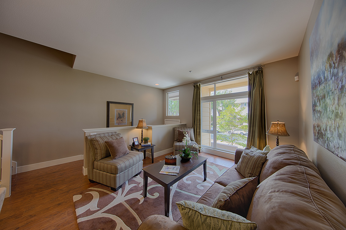 Living Room picture - 3711 Heron Way, Palo Alto 94303