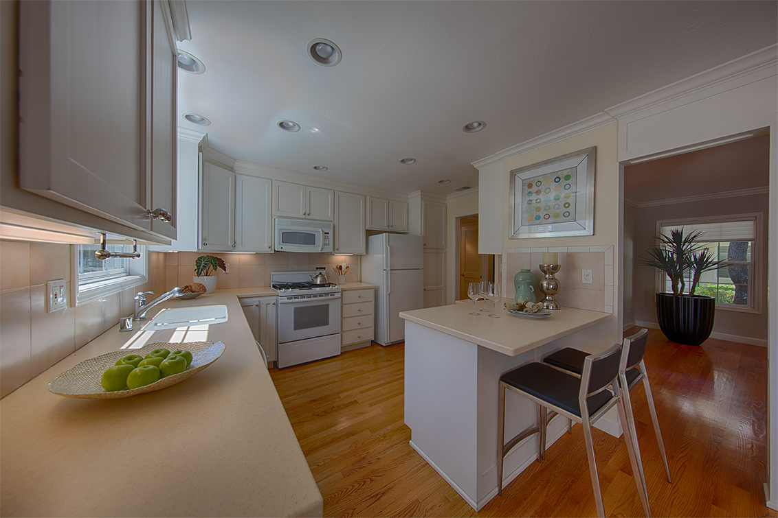 Kitchen (B) Picture - 451 Oak Grove Ave #4, Menlo Park 94025 Kitchen (B) picture - 451 Oak Grove Ave #4, Menlo Park 94025
